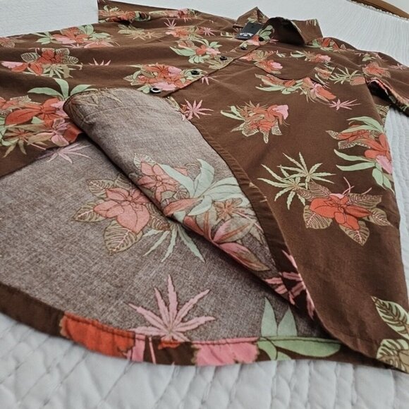 Billabong Hawaiian Shirt Women's S Brown Floral NEW Short Sleeve NWT MSRP $66 - Picture 3 of 16